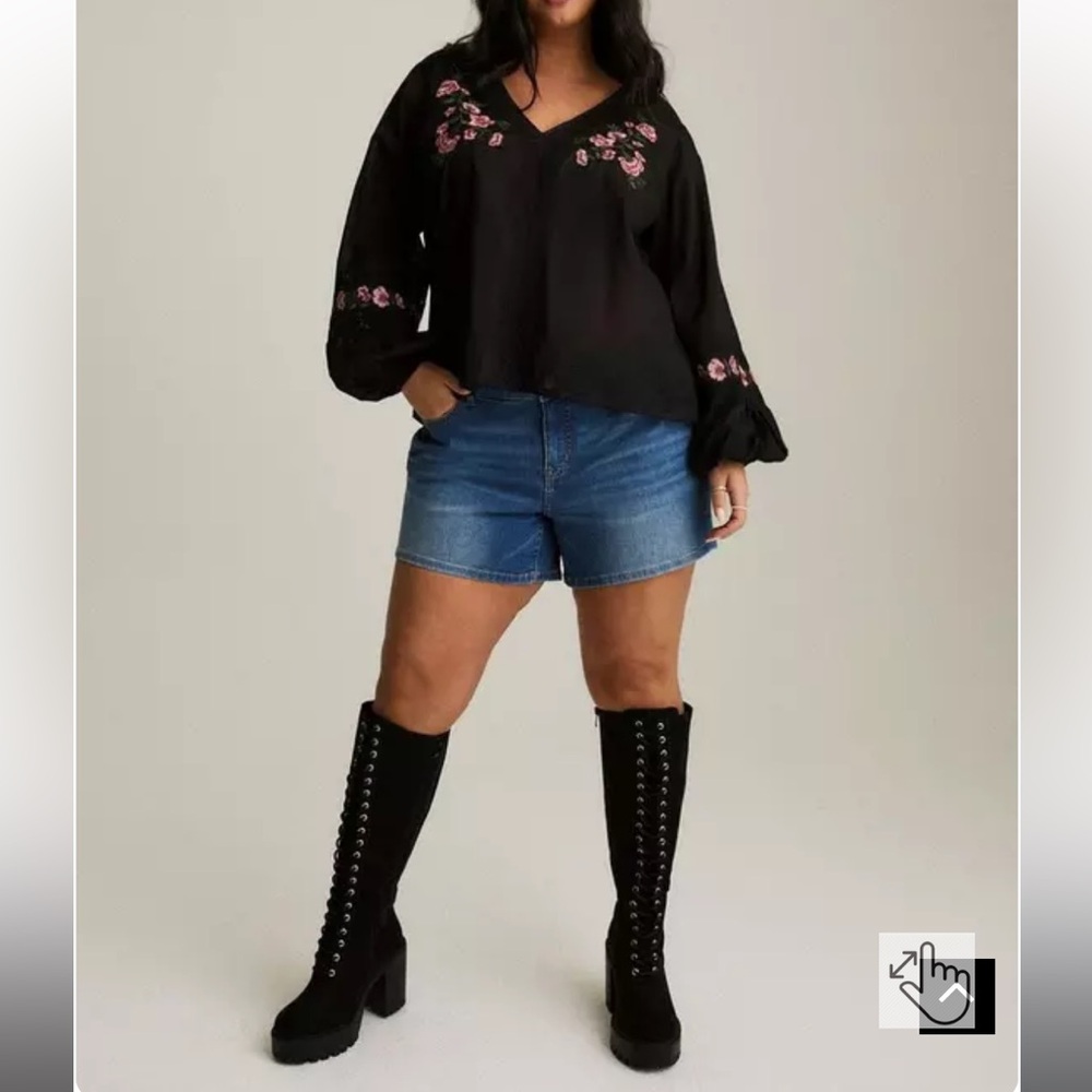 NWT torrid size 3 festi embroidered pop over top
